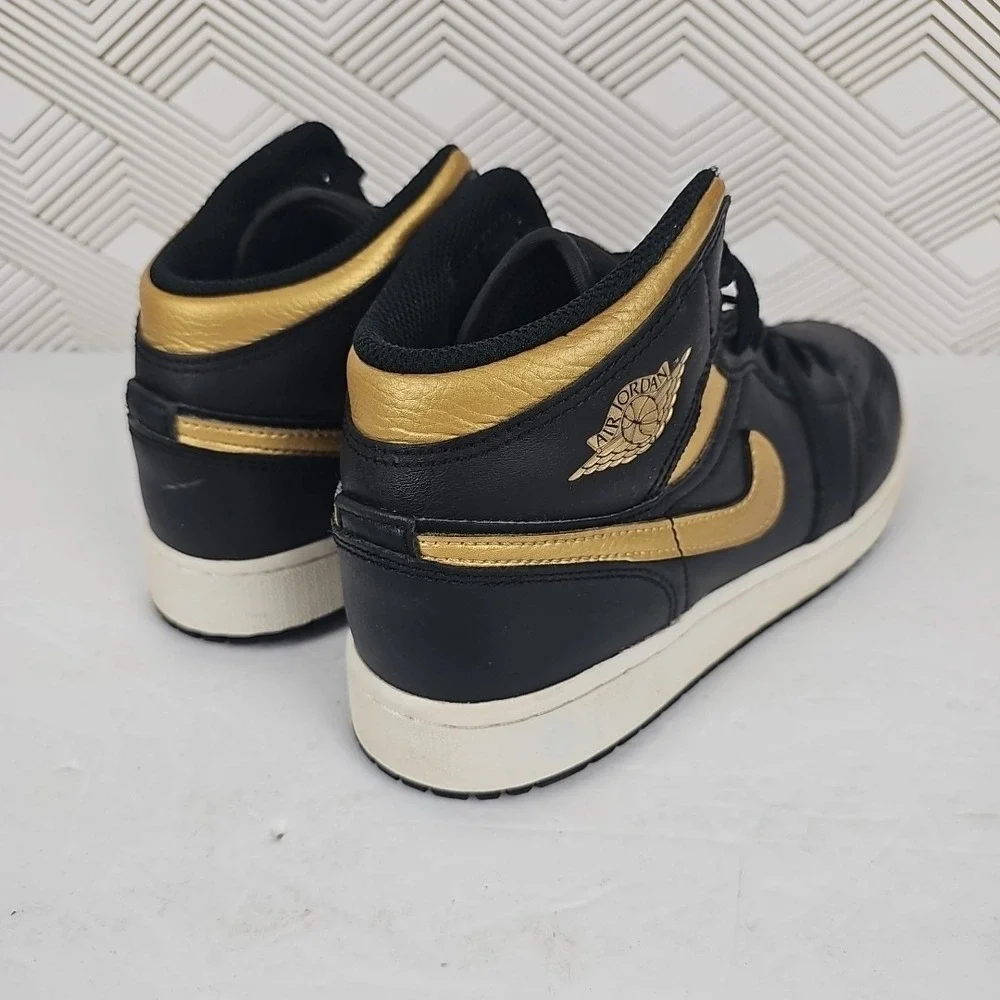 Nike Air Jordan 1 Mid Black Metallic Gold‎ White Youth 6.5Y DQ8423-071